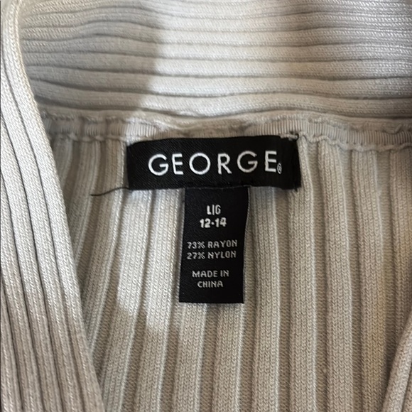 George Silver V-Neck Ribbed Sweater - Picture 6 of 6